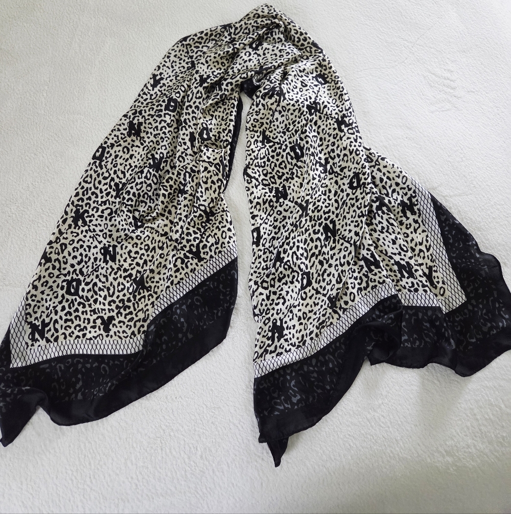 DKNY ✨️ Cheetah and Logo Print Women's Scarf
